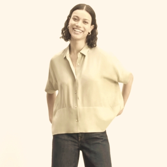 EVERLANE Silk square shirt blouse. - Picture 2 of 8